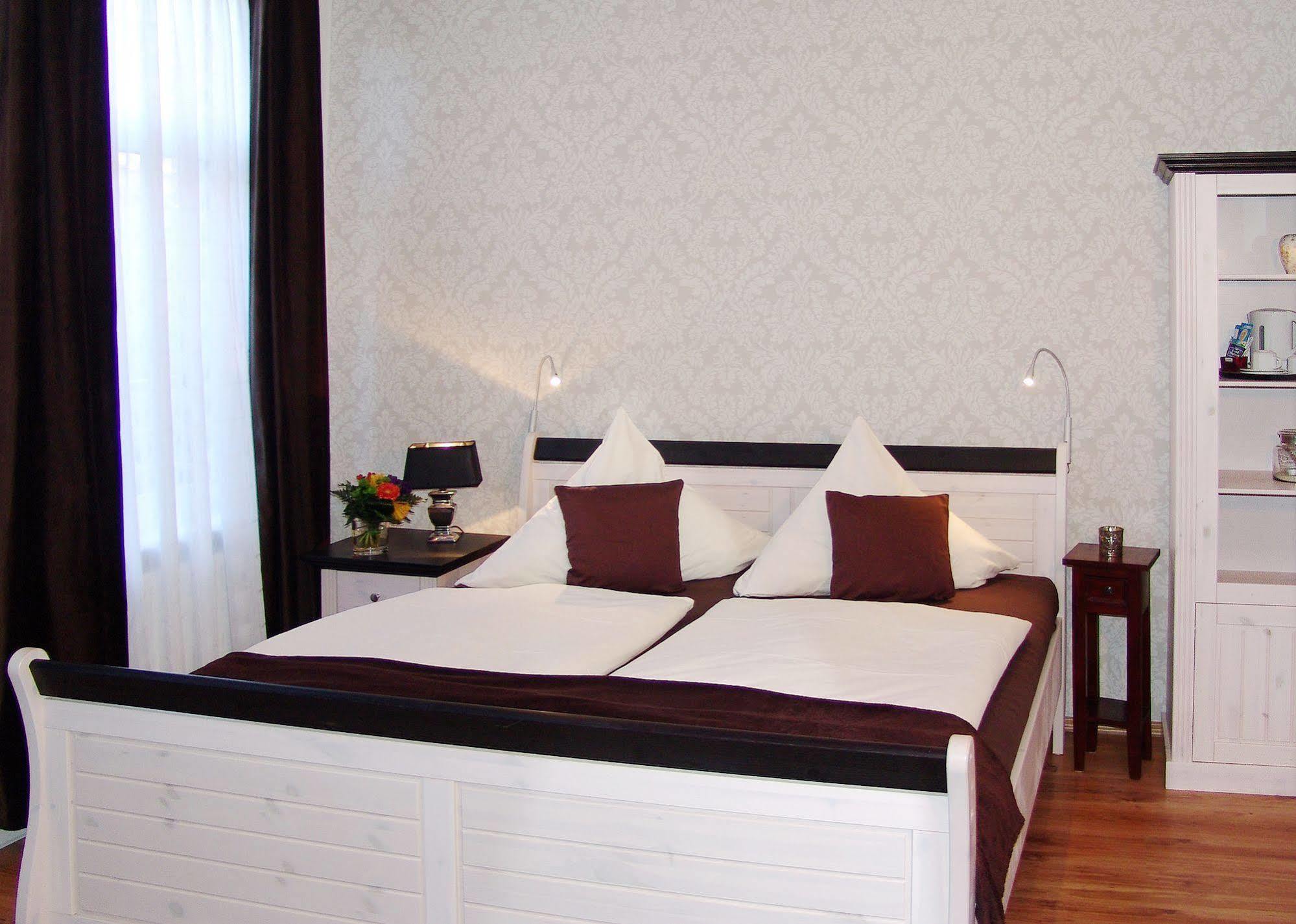 Hotel Garni Landhaus Uttum Krummhörn エクステリア 写真