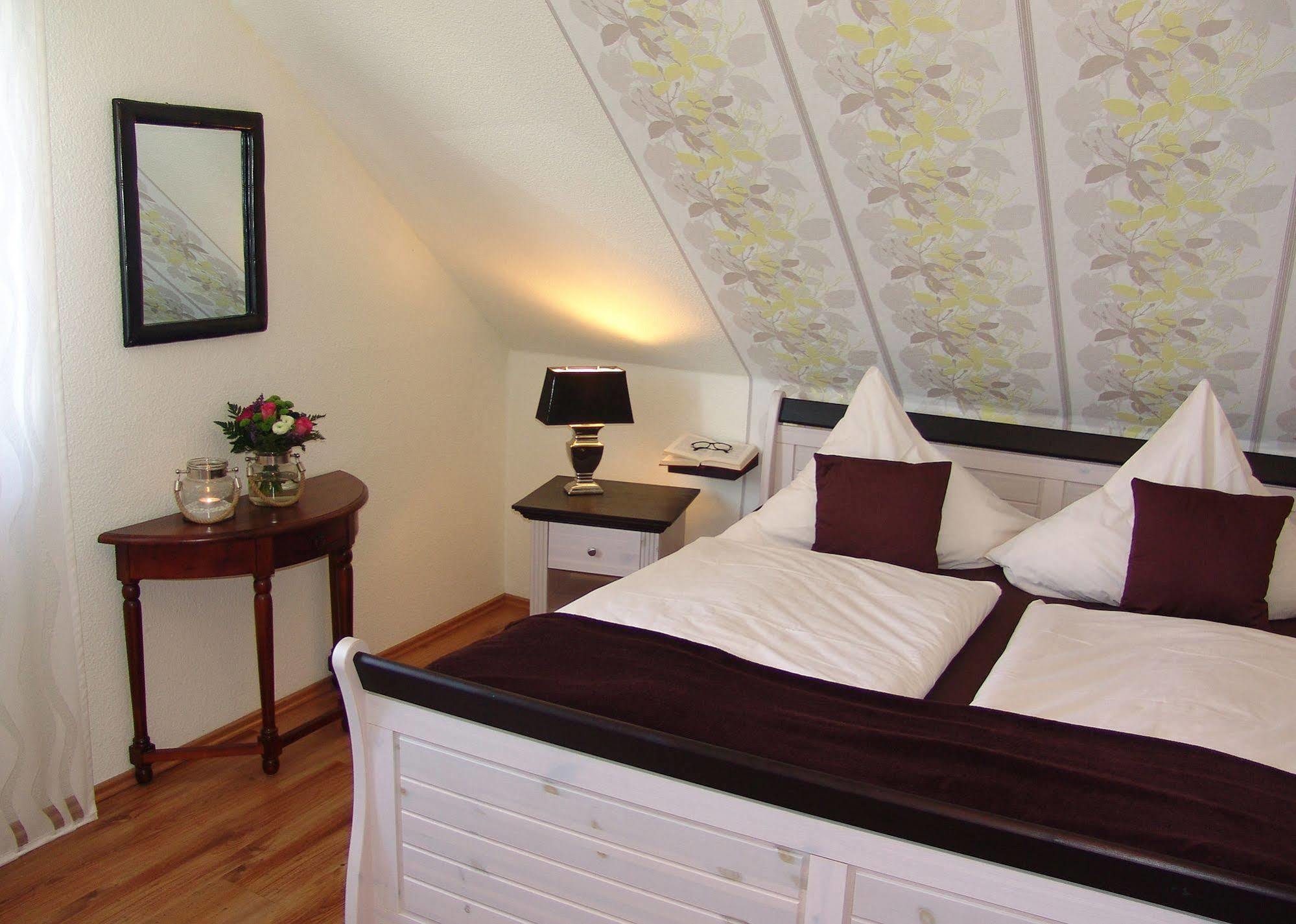 Hotel Garni Landhaus Uttum Krummhörn エクステリア 写真