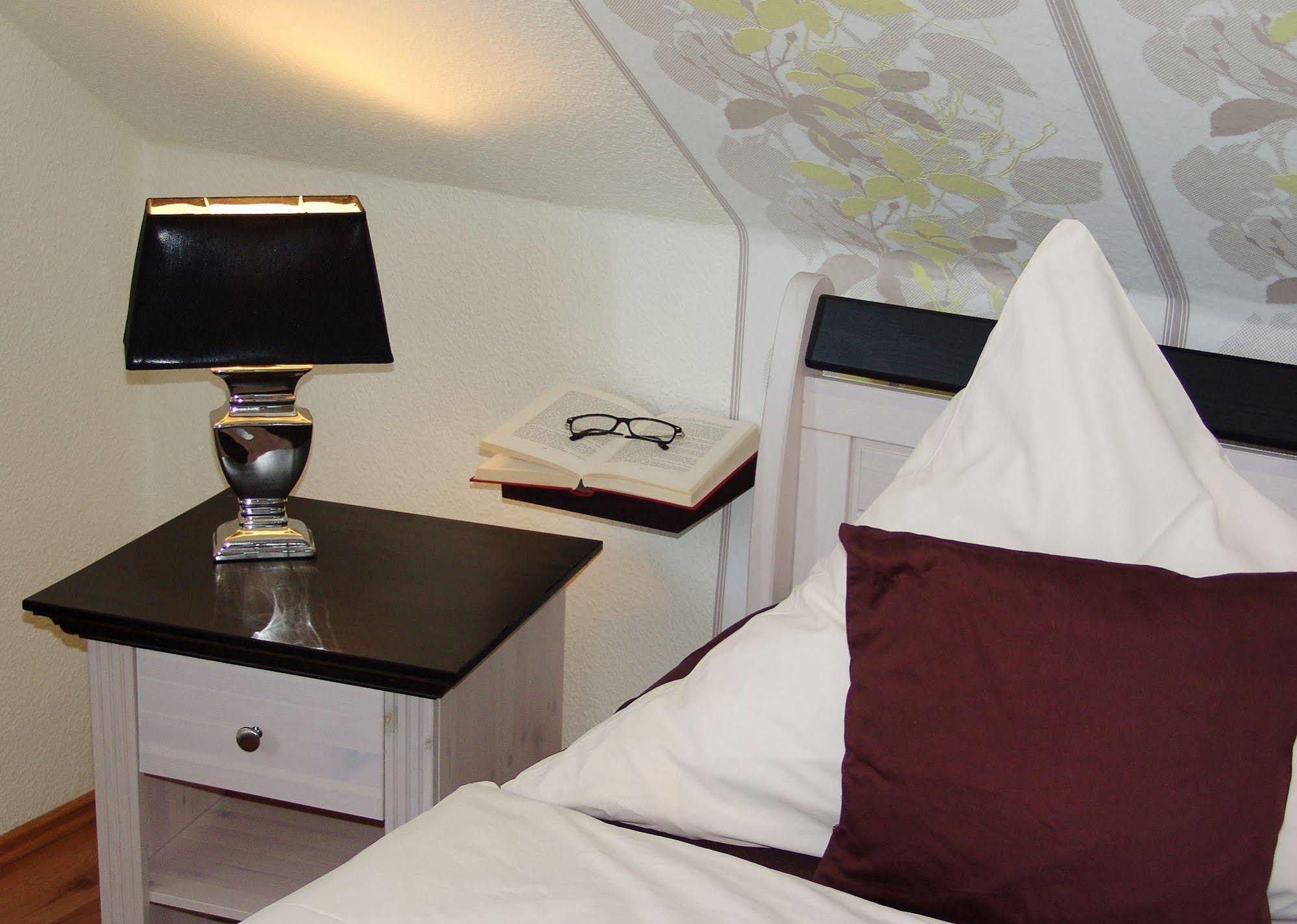 Hotel Garni Landhaus Uttum Krummhörn エクステリア 写真